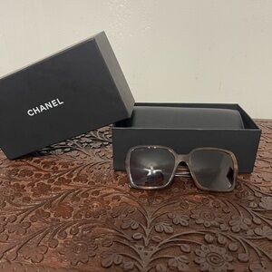 CHANEL Sunglasses with Black and Tan Frame